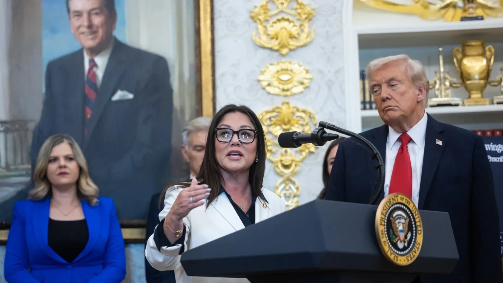 a treia demisie majora in administratia trump secretarul muncii lori chavez deremer pleaca dupa o serie de controverse