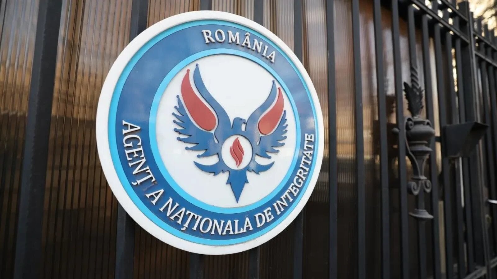 achizitii publice de 2 3 miliarde de lei sub monitorizarea ani de la casatorii in plin proces de licitatie pana la relatii de rudenie ascunse in structura firmelor