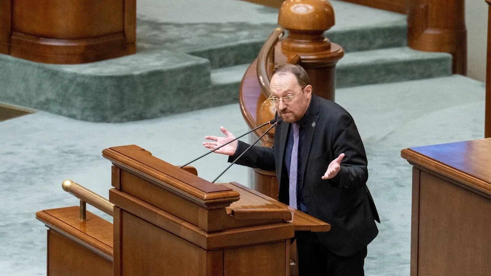 acuzatii grave in senat clement sava sustine ca usr are legaturi cu rusia si trafic de arme