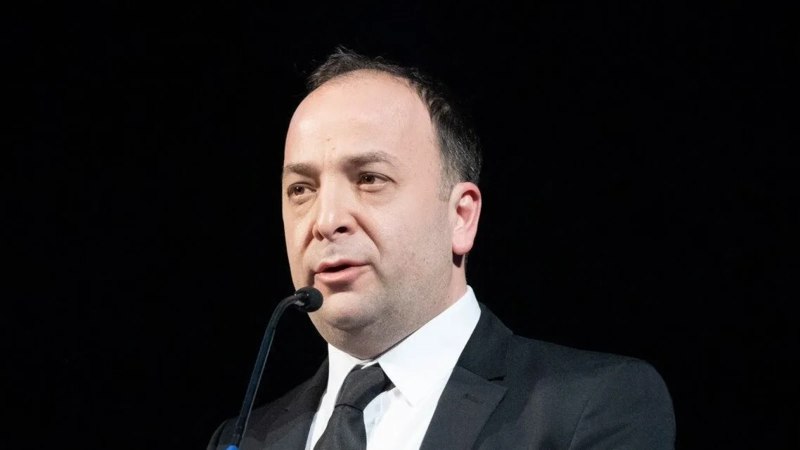 adrian negrescu criza politica genereaza costuri suportate de contribuabili prin rate taxe si preturi majorate dupa votul negativ pentru guvernul muresan