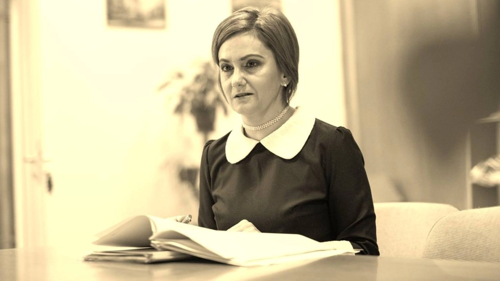 adriana stoicescu o ataca dur pe andreea chis militant activ pentru desfiintarea independentei judecatorilor