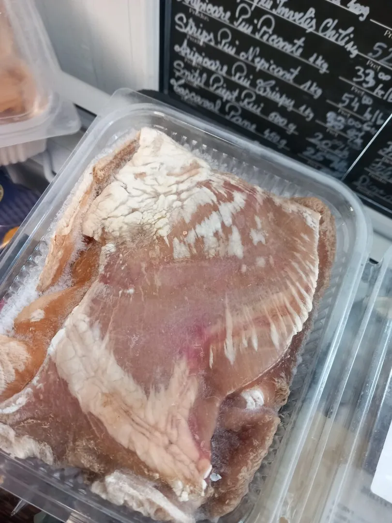 anpc a sanctionat firme alimentare cu amenzi de 7 6 milioane lei pentru carne alterata produse expirate si depozitare necorespunzatoare