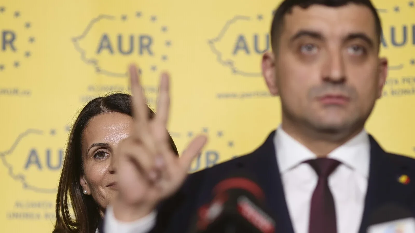 aur adopta o rezolutie dura romania este guvernata spre o prapastie acuzatii la adresa coalitiei psd pnl usr udmr