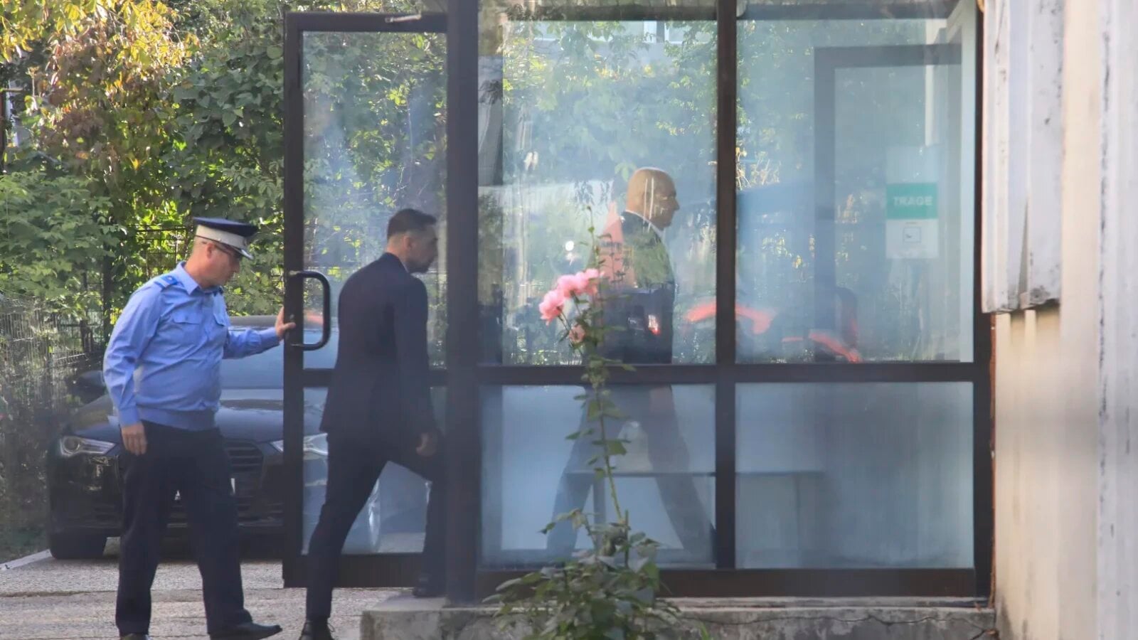 bogos sustine ca bolojan nu i a promis nimic in timp ce premierul este audiat la dna hotul striga hotul