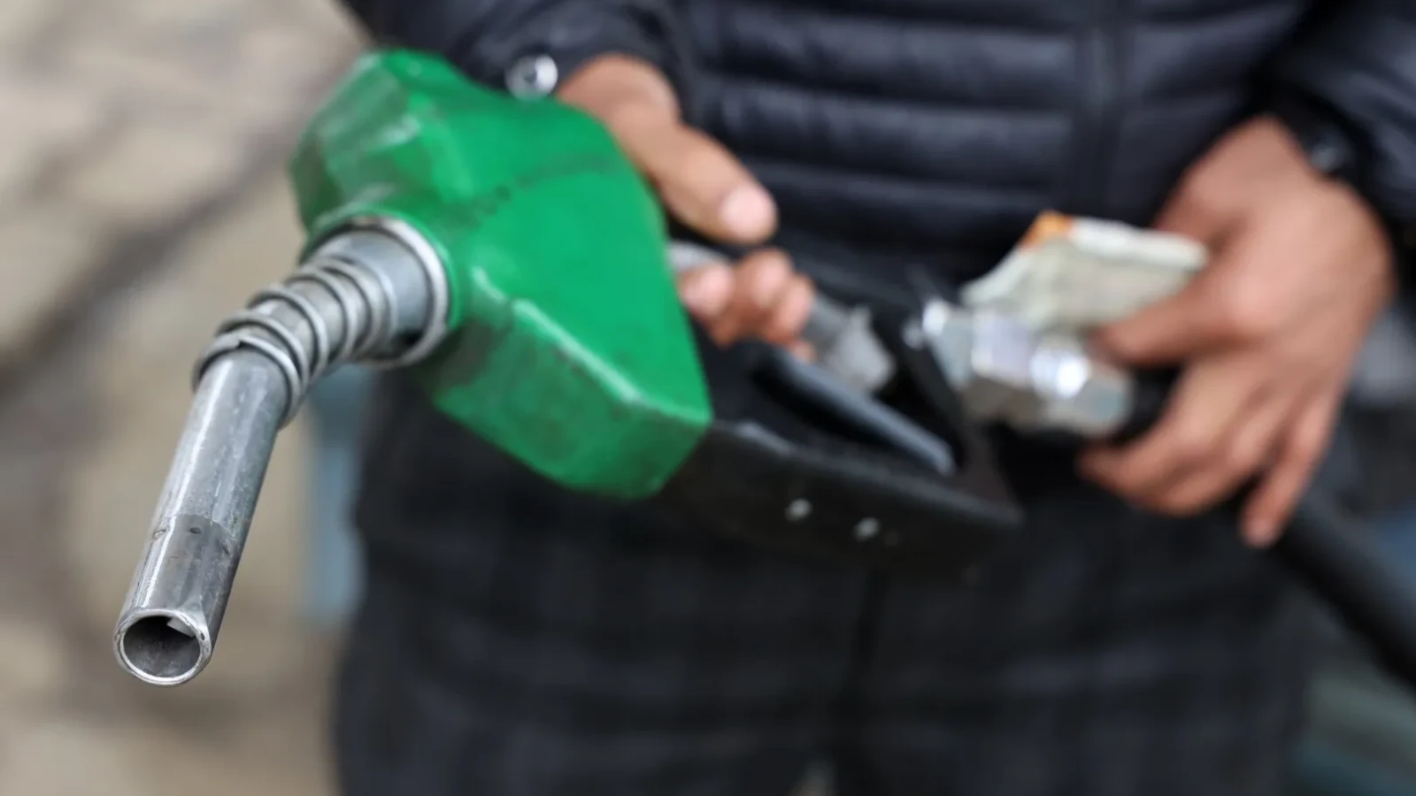 bulgaria aloca peste 300 de milioane de euro pentru sprijinirea populatiei si fermierilor in timp ce romania mentine doar reducerea accizei la motorina