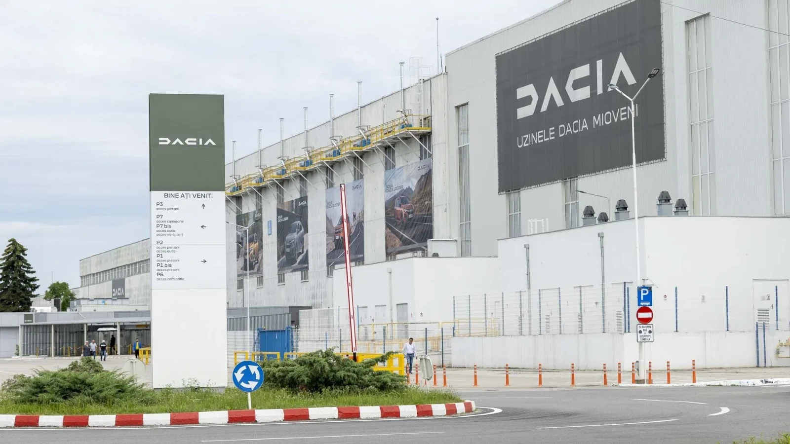 compensatiile pentru angajatii dacia care opteaza pentru plecare voluntara scadere accentuata a productiei la mioveni