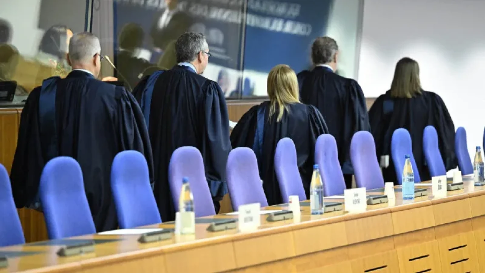 csm intervine pentru protejarea reputatiei a doi judecatori si a independentei a trei magistrati de la inalta curte imixtiune fara precedent in actul de justitie