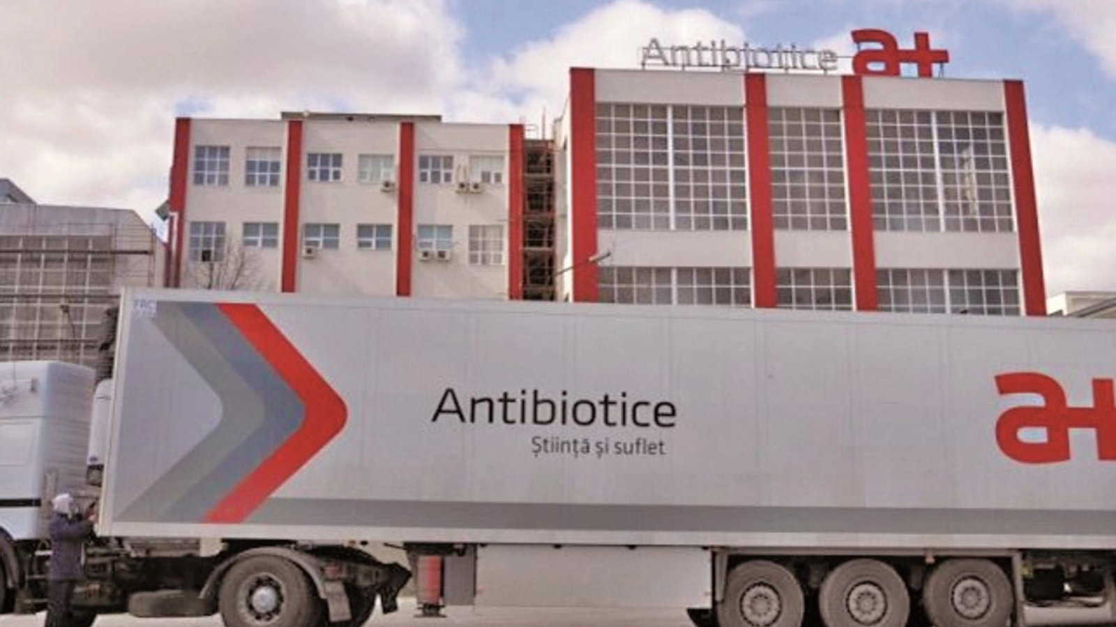 declin abrupt al profitului antibiotice in prima jumatate a anului 2026 o scadere de peste 70 dar compania isi apara suprematia pe segmentele esentiale