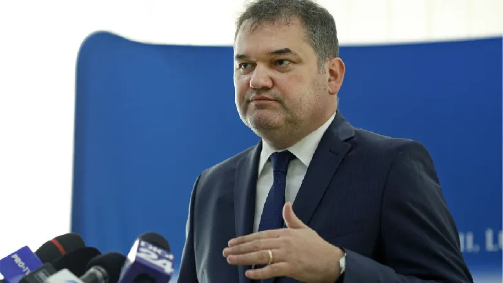 deficit de 98 de milioane de lei in sanatate acoperit din programele hiv sida mama si copilul si fondul rezidentilor banii ajung doar pana la finalul lui octombrie ce se intampla dupa