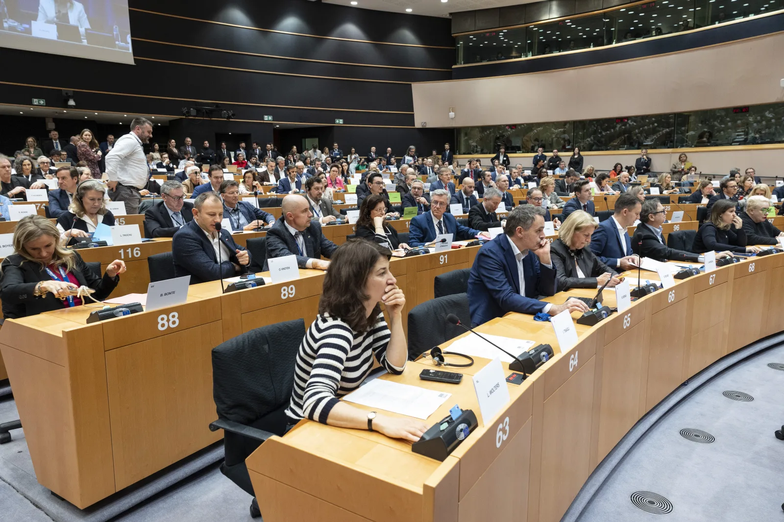 deputatii europeni spun ca este timpul ca legislatia ue sa defineasca violul pe baza absentei consimtamantului