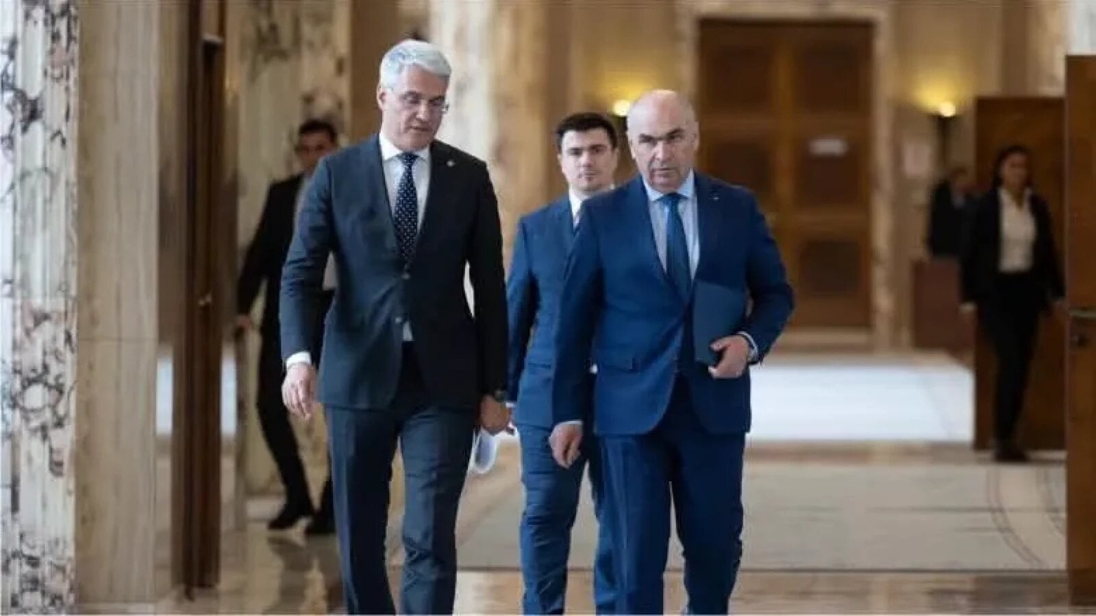 dragos pislaru il apara pe ilie bolojan dupa audierea la dna si ataca psd nu pentru zboruri private sau cutii de pantofi pline cu bani