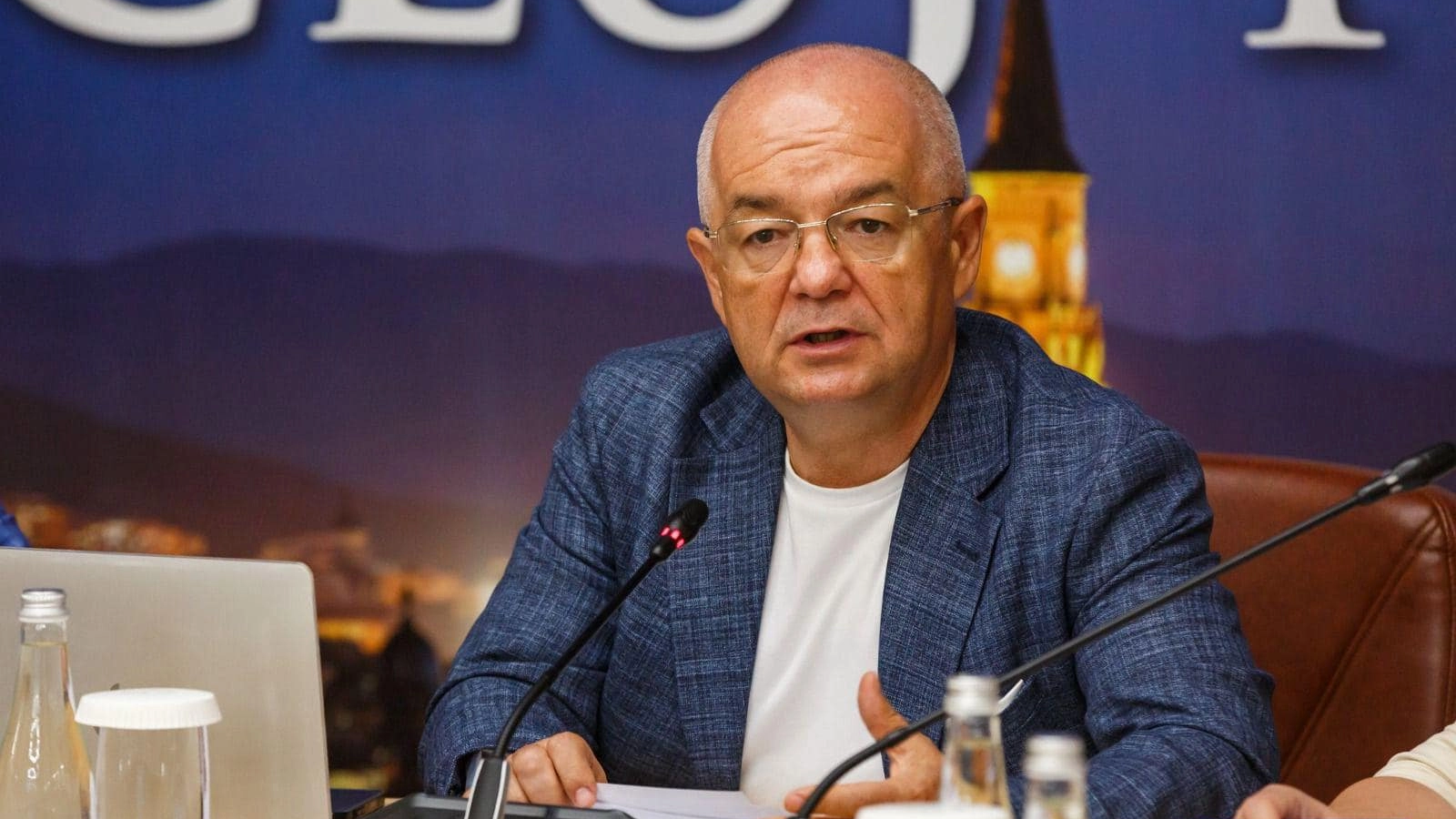 Emil Boc, mesaj de Ziua Armatei: „Războiul este din nou în Europa, dar noi suntem în Uniunea Europeană, unde acesta este ținut încă afară”