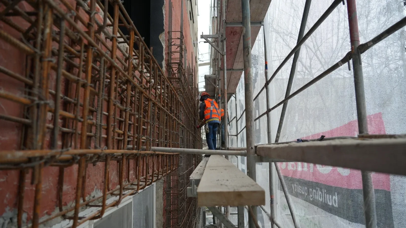 locuintele conduc cresterea din constructii avans de 18 6 in primele sapte luni din 2026