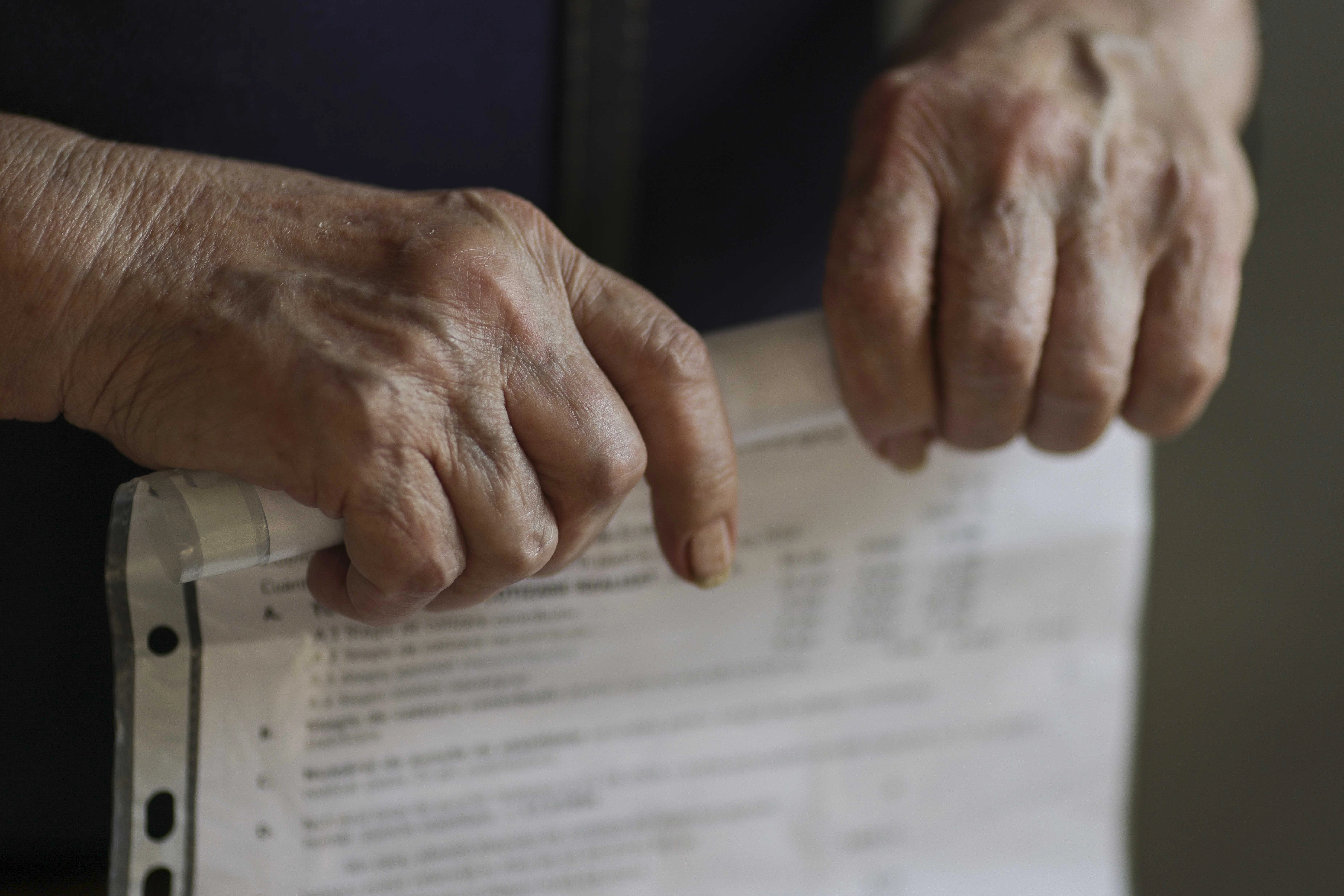 pensionarii vor primi ajutorul de 1 000 de lei explicatiile ministrului muncii florin manole