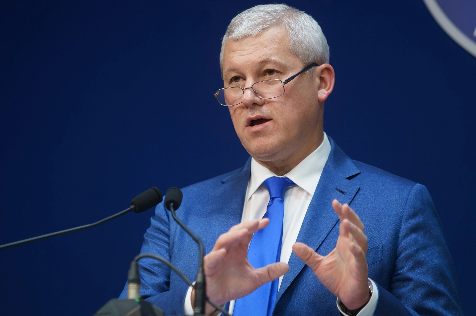 predoiu a discutat la washington cu directorul fbi despre cooperarea in combaterea criminalitatii