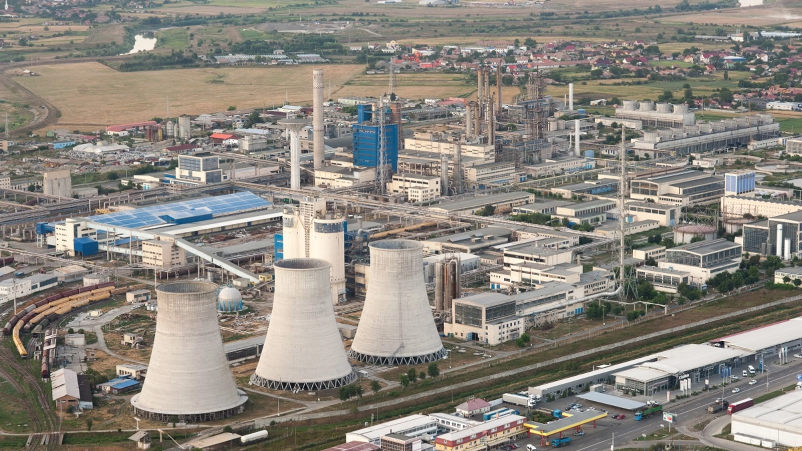 protestul de la azomures anulat pe ultima suta de metri soarta a mii de angajati ramane incerta