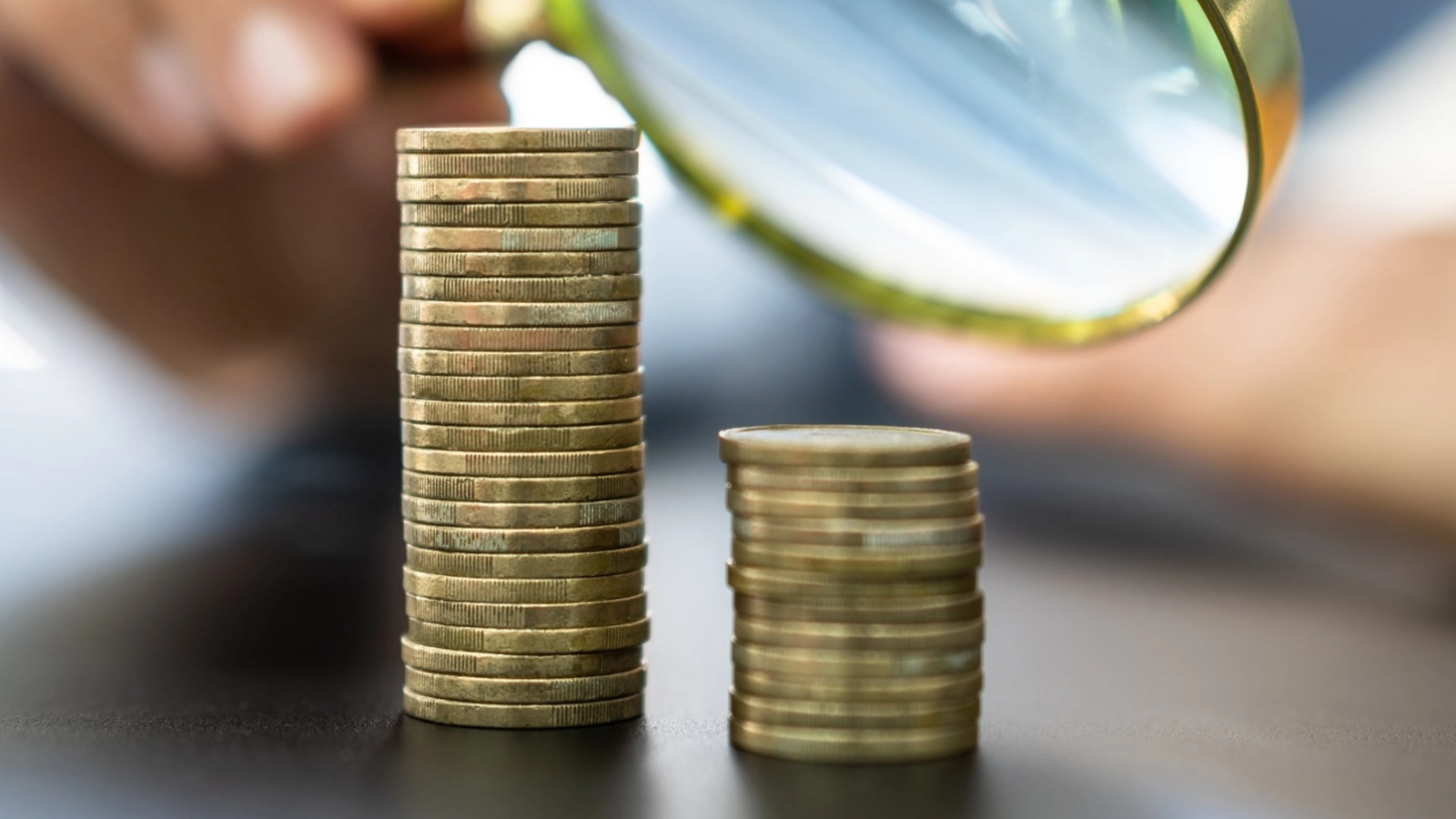 puterea de cumparare a salariilor si pensiilor a scazut dramatic iar consumul s a contractat