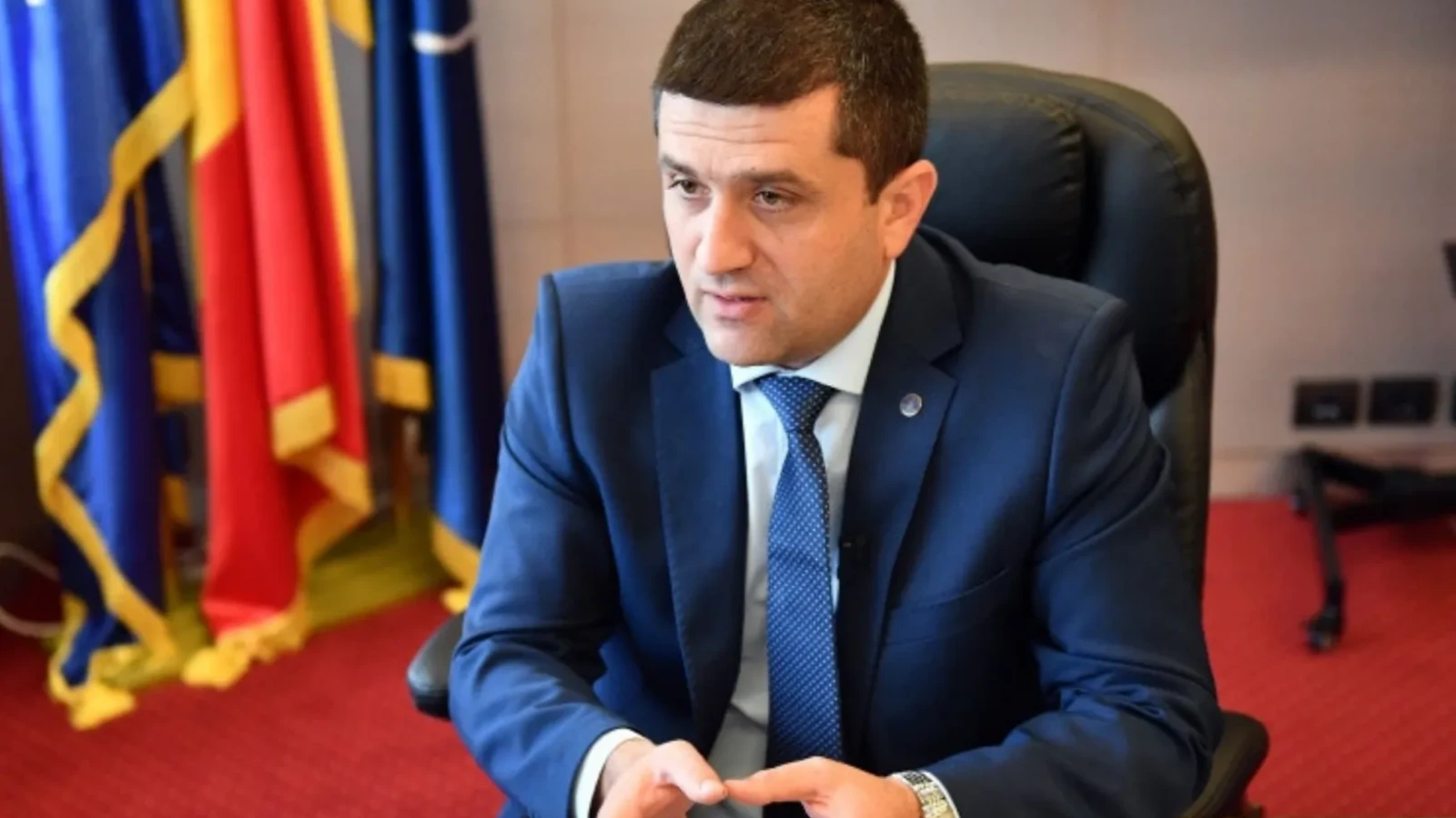 radu miruta exista multa nesiguranta insa cred ca toti dincolo de optiunile politice ne dorim acelasi lucru sa mergem spre prosperitate nu spre intuneric