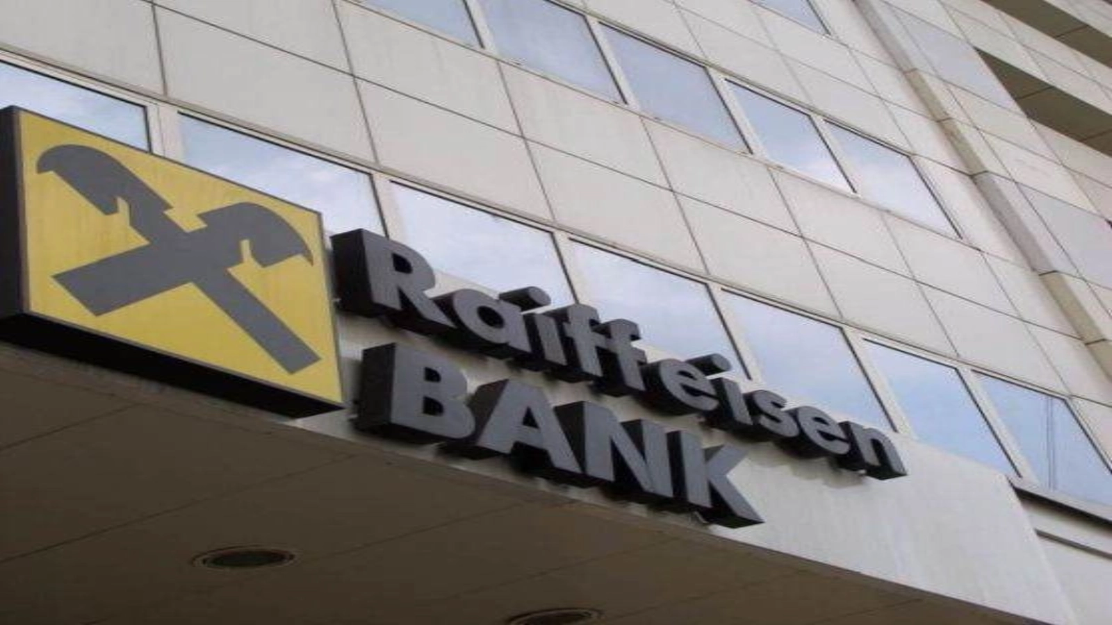 raiffeisen bank achizitioneaza garanti bbva romania pentru 591 de milioane de euro
