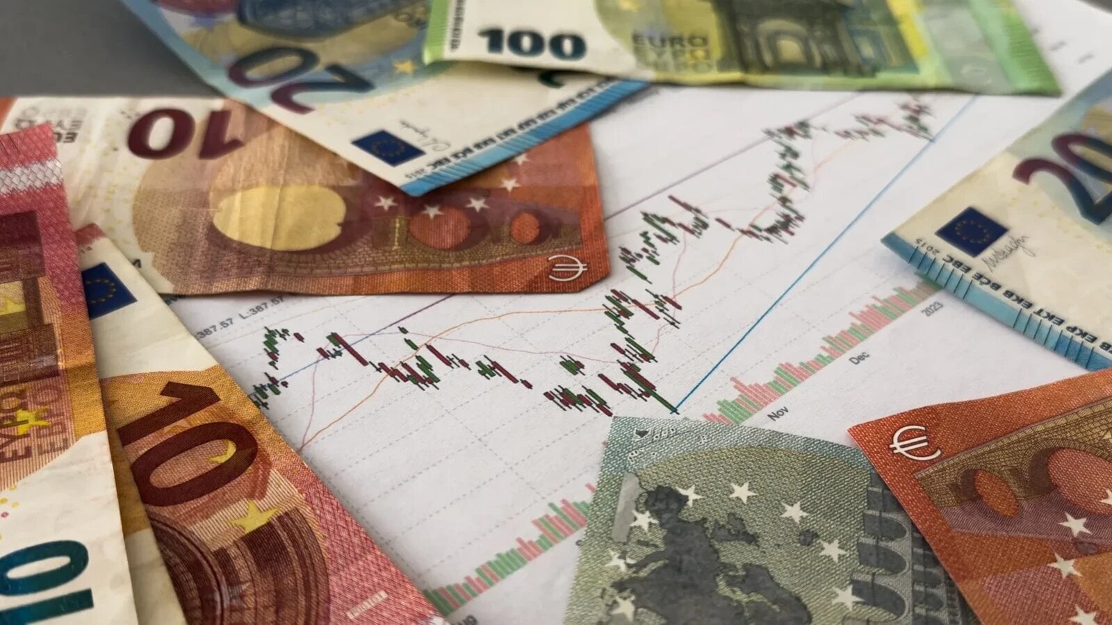 rezervele internationale ale romaniei au scazut cu circa 5 3 miliarde de euro in septembrie