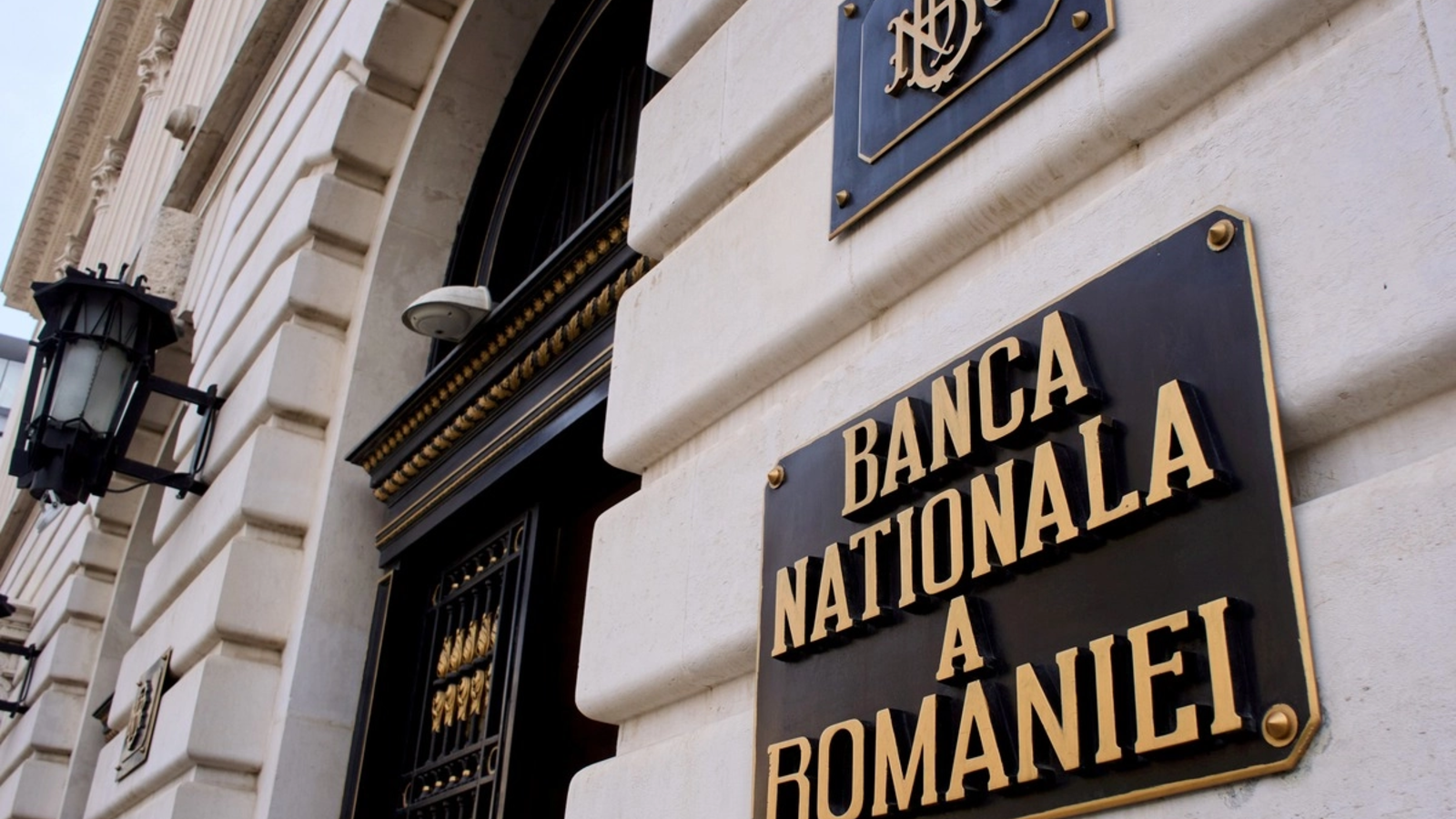 romania detine in continuare cea mai mare dobanda din ue banca nationala mentine politica monetara restrictiva