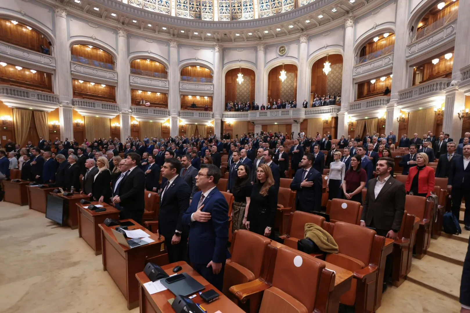 senat proiectul privind eliberarea din functie a unui secretar general adjunct al senatului retras de pe ordinea de zi