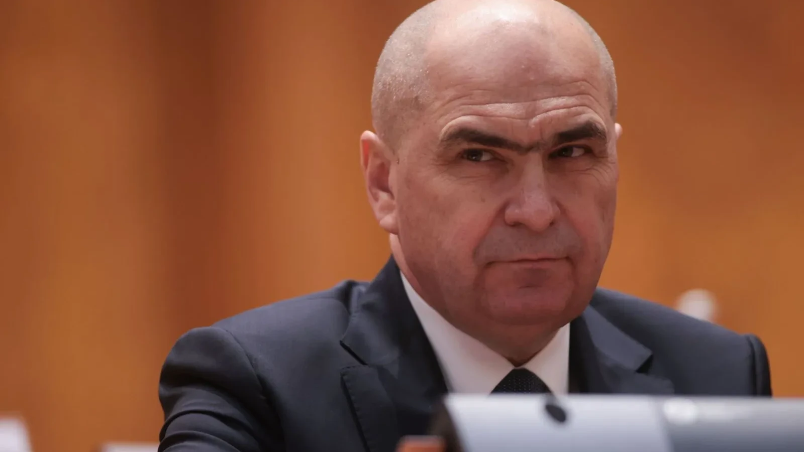 societatea timisoara ii cere lui nicusor dan sa nu l inlature pe premierul ilie bolojan