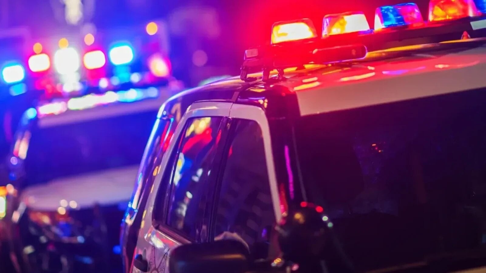 un barbat din suceava a fost retinut dupa ce si a injunghiat mama in gat