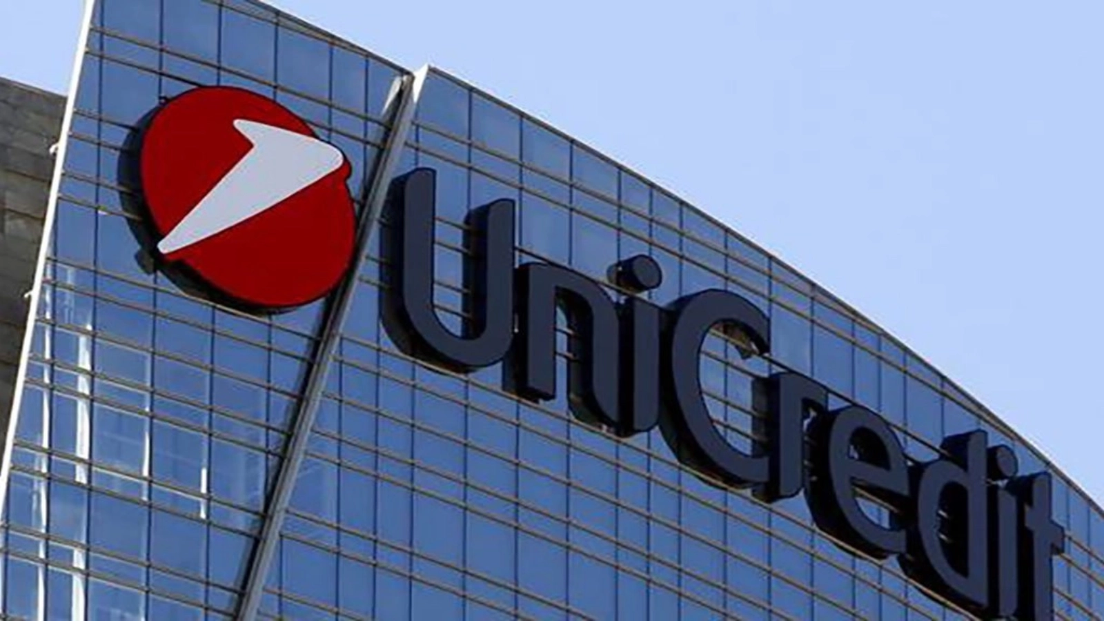 unicredit lanseaza oferta de zeci de miliarde pentru commerzbank semnaland o potentiala fuziune bancara majora in europa