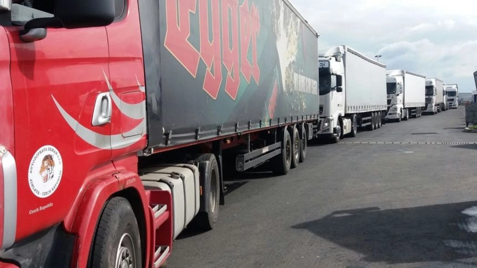 untrr tollro ar putea scumpi transportul intern cu pana la 8 transportatorii cer suspendarea amenzii de 2 000 de lei