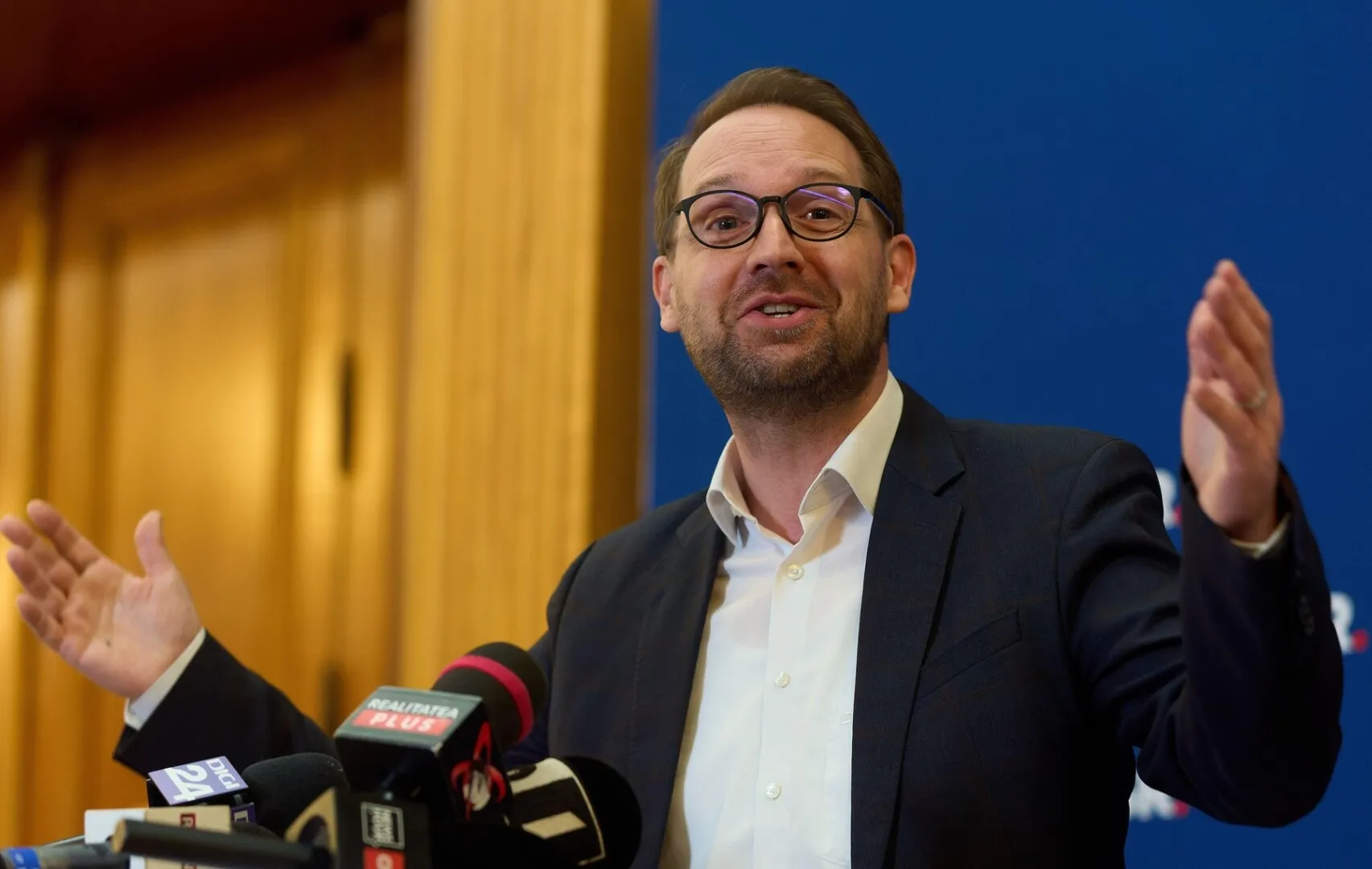 usr modifica statutul dominic fritz consolideaza controlul central si instituie evaluarea performantei electorale