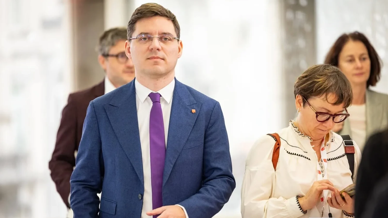 victor negrescu pledeaza pentru un armistitiu la bruxelles intre partidele pro europene interesul romaniei trebuie sa primeze