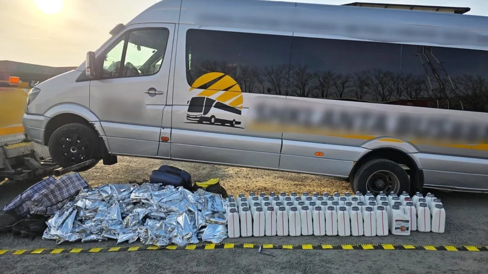 video foto captura de proportii aproape o tona de insecticid ilegal confiscata la granita patru persoane sub ancheta penala